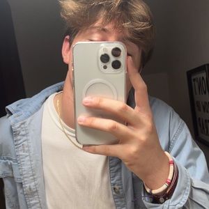 Meet your Posher, Christian